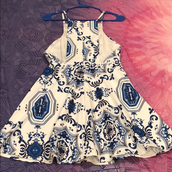 Sideboob Dutch Tea Dress - Picture 3 of 8